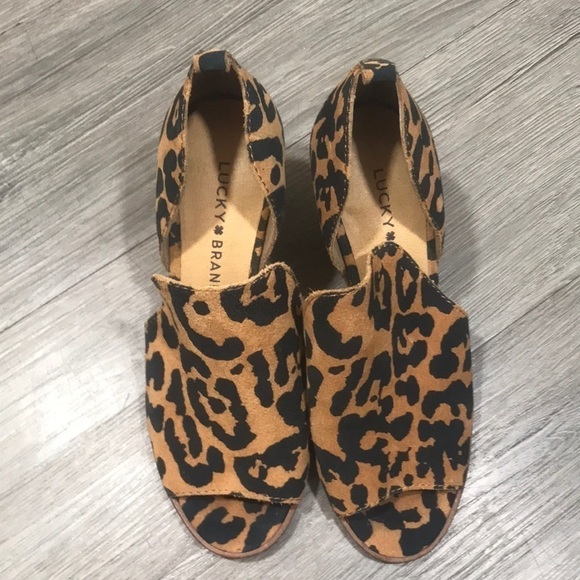 Lucky Brand “LK-JUNAI” Leopard Print stacked Heel Peep Toe Heels size 5.5 - Picture 2 of 9